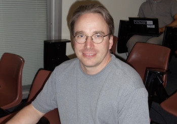 Female dev asks Torvalds to curb list abuse