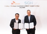 SKT CEO Ryu Young-sang (left) and SGH president and CEO Mark Adams