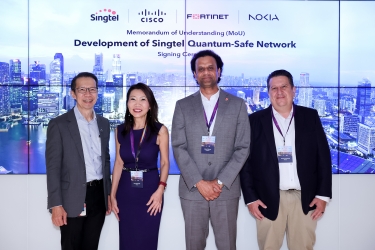 (left to right): Lim Seng Kong, Managing Director of Enterprise, Singtel Singapore, Tay Bee Kheng, President, ASEAN, Cisco, Vishak Raman, Vice President of Sales (India, SAARC, SEA & ANZ), Fortinet, Donny Janssens, Head of Solutions Business Development, Nokia