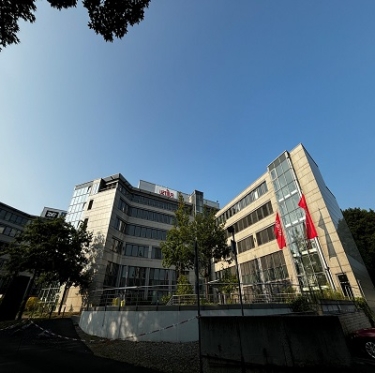 Fujitsu to open an all-photonics network lab in Germany