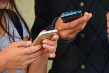 Government partners with industry to stop scam text messages